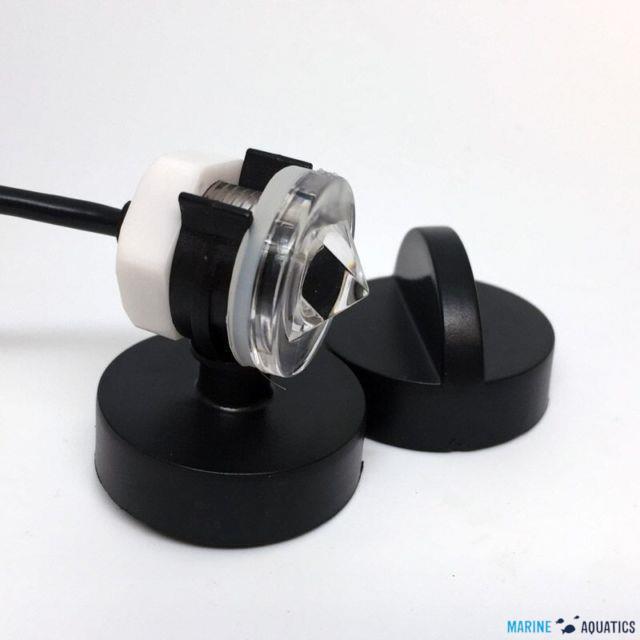 Optical level sensor with Magnet